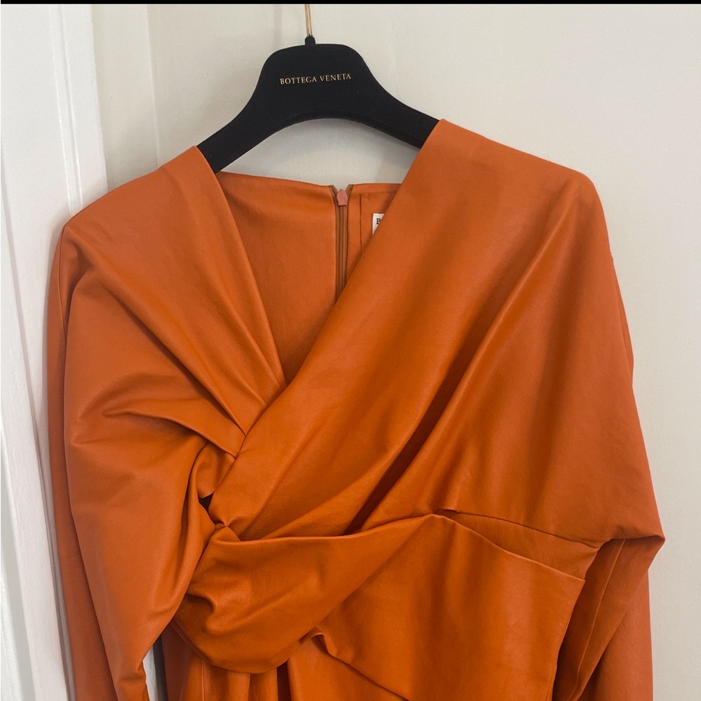 Bottega Veneta Draped Leather Orange Long Sleeve Midi Dress - Picture 4 of 6